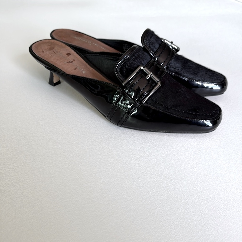 Donald J. Pliner Kitten Heel Mules Shoes in Black Patent/Animal Hair Size 8